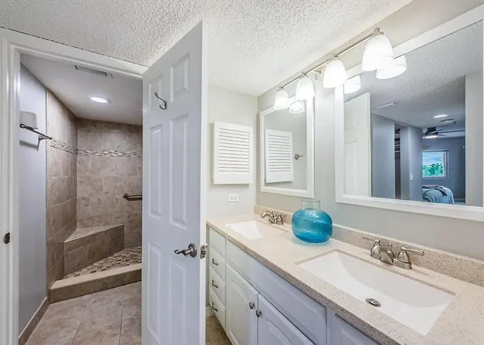 Seacove In Indian Shores *